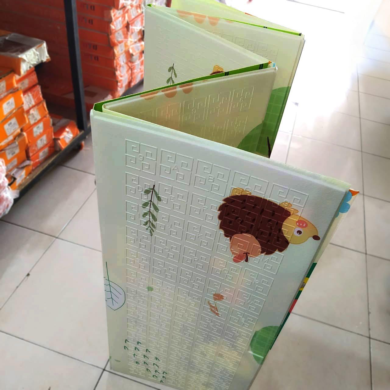 Alfombra antigolpes para bebé reversible - Imagen 4